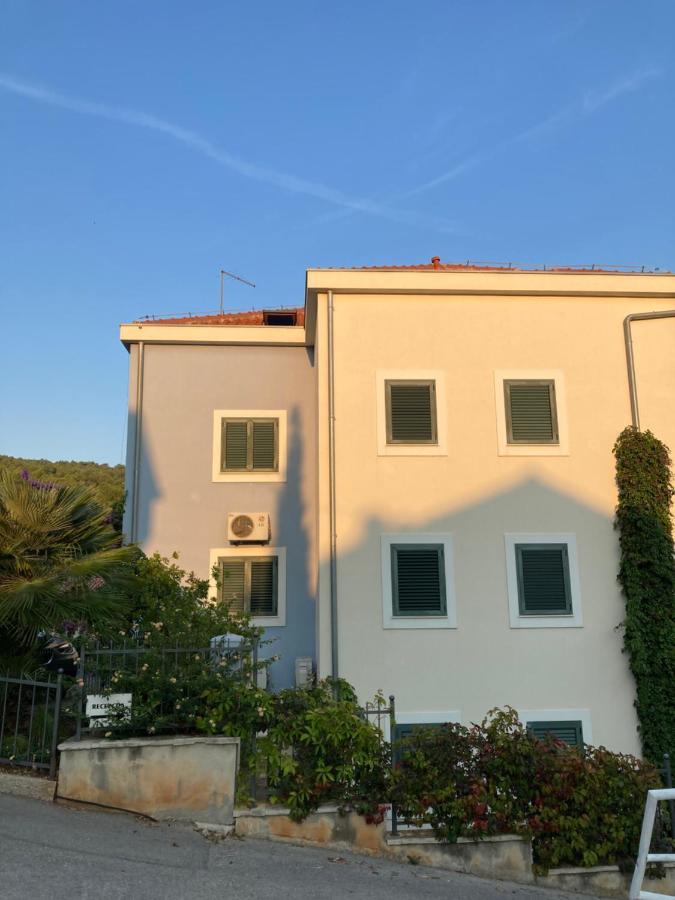 Trogir, Villa Salena, Residenz Ciovo Pearl, Slatine, Island Ciovo, Split Esterno foto